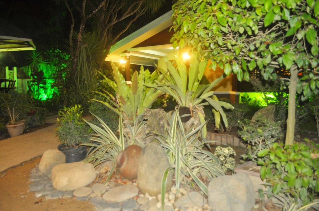 พีคเฮาส์ การ์เด้น เพนชั่น Bed & Breakfast เอลนิโด ภายนอก รูปภาพ