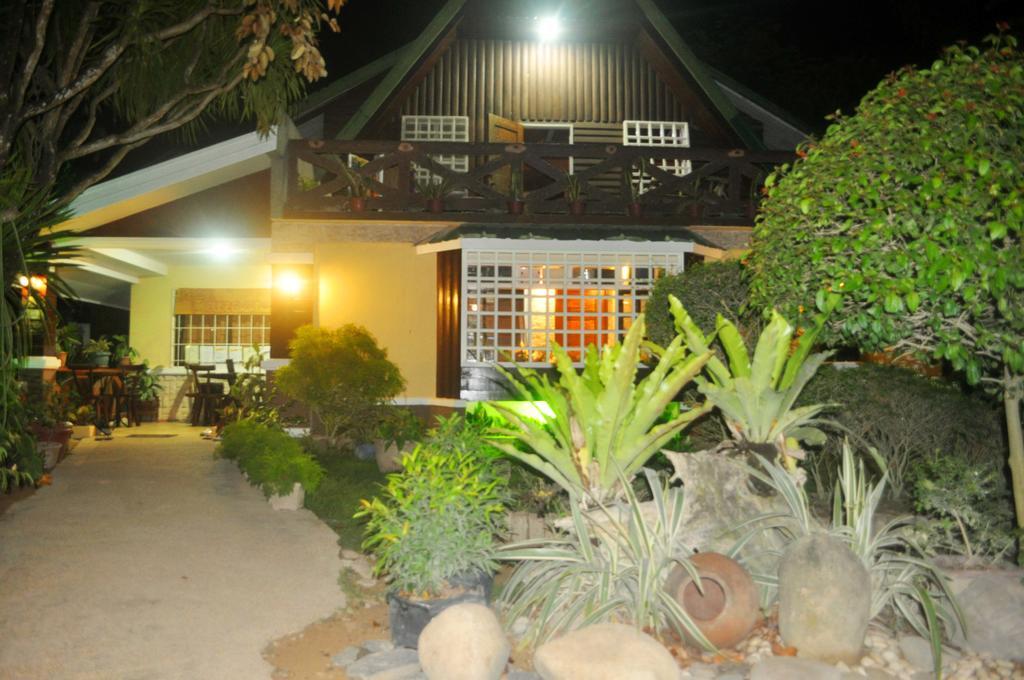 พีคเฮาส์ การ์เด้น เพนชั่น Bed & Breakfast เอลนิโด ภายนอก รูปภาพ