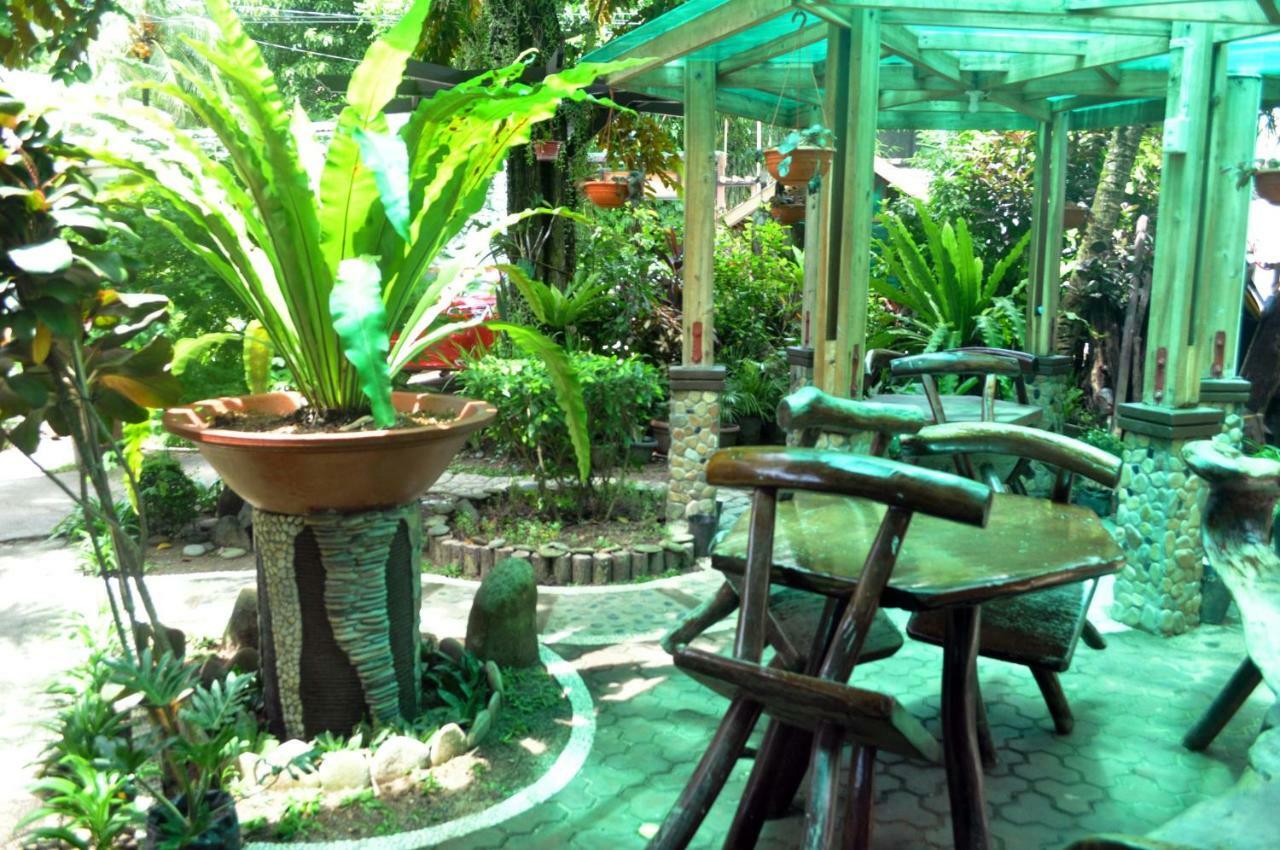 พีคเฮาส์ การ์เด้น เพนชั่น Bed & Breakfast เอลนิโด ภายนอก รูปภาพ