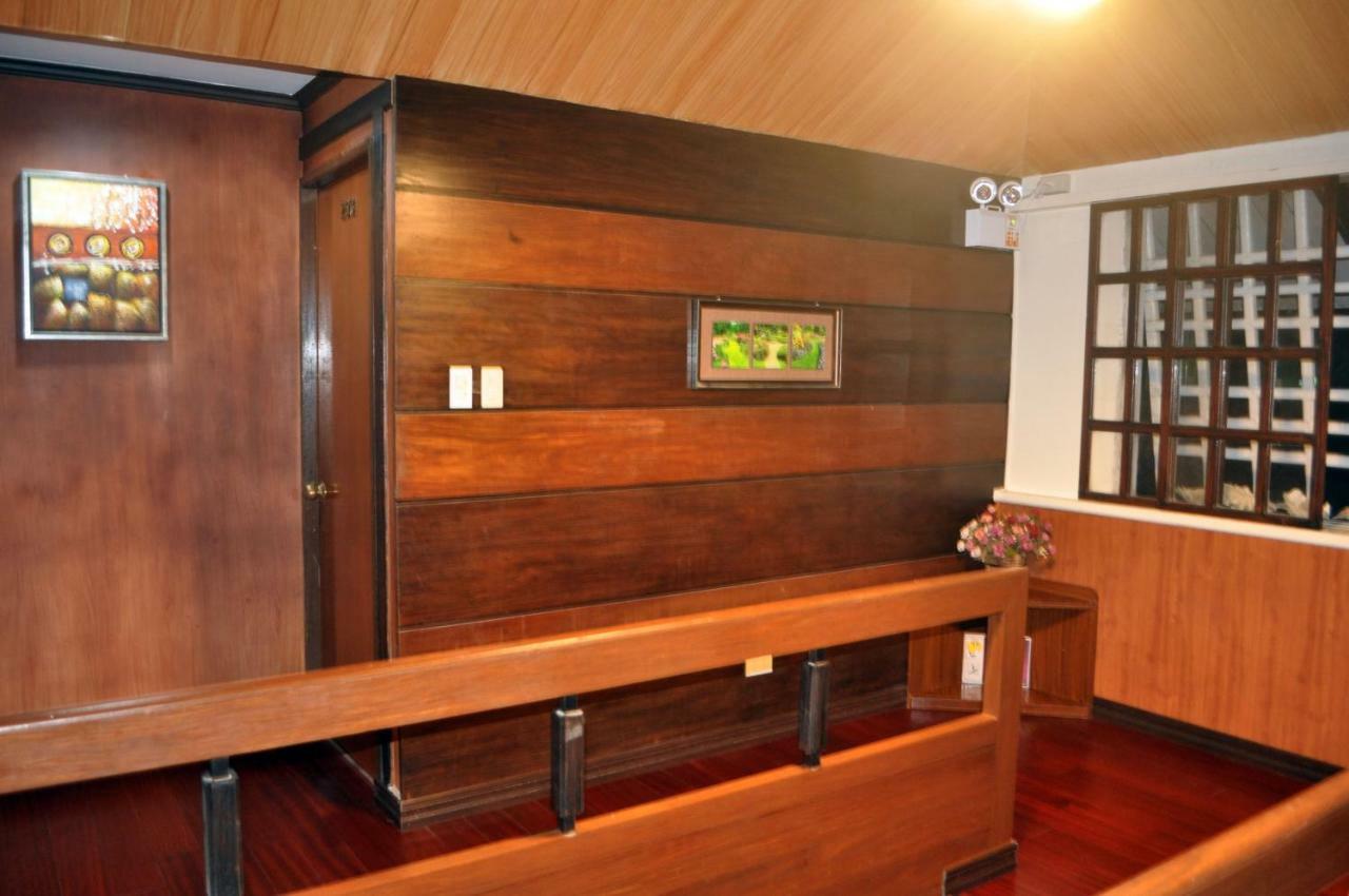 พีคเฮาส์ การ์เด้น เพนชั่น Bed & Breakfast เอลนิโด ภายนอก รูปภาพ