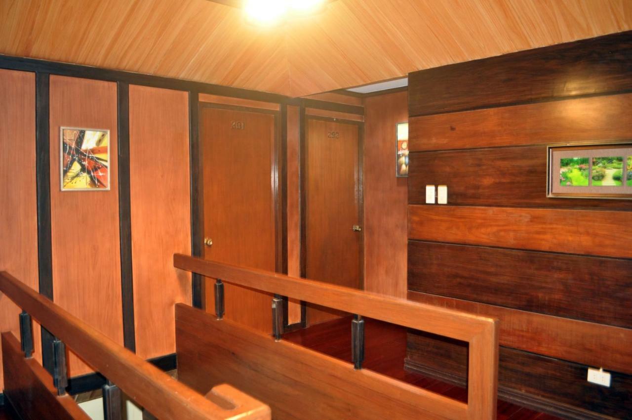 พีคเฮาส์ การ์เด้น เพนชั่น Bed & Breakfast เอลนิโด ภายนอก รูปภาพ