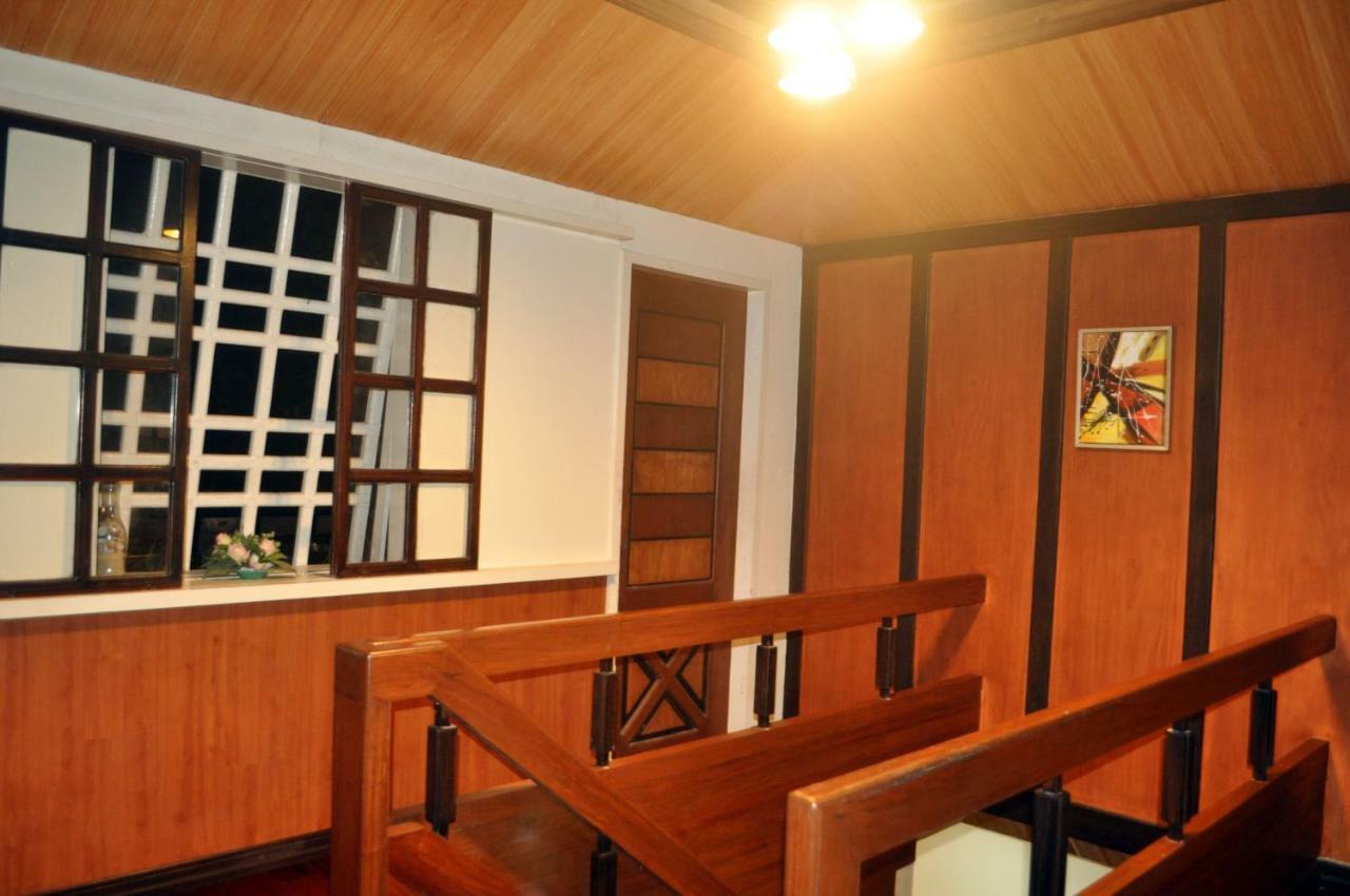 พีคเฮาส์ การ์เด้น เพนชั่น Bed & Breakfast เอลนิโด ภายนอก รูปภาพ