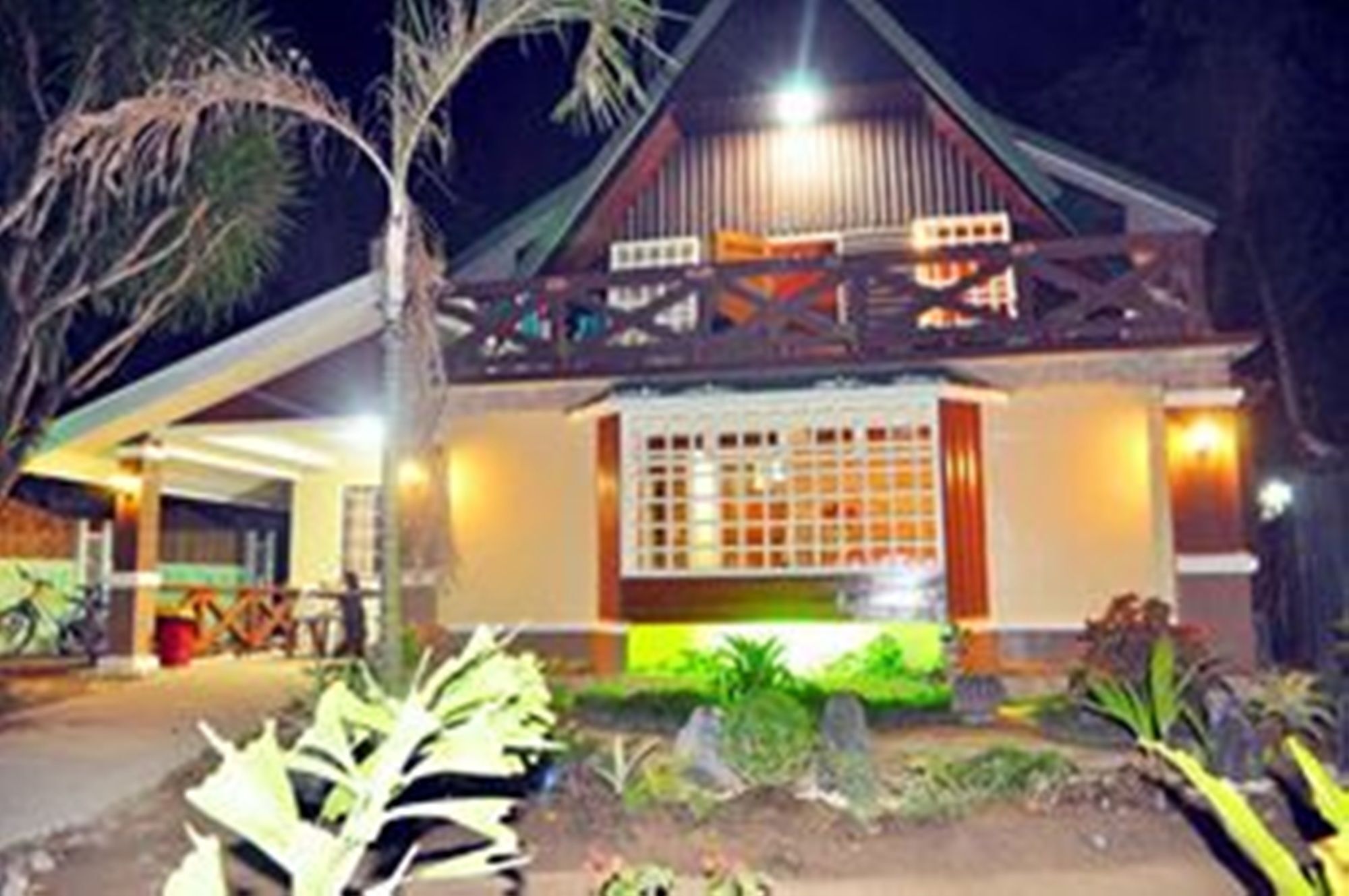 พีคเฮาส์ การ์เด้น เพนชั่น Bed & Breakfast เอลนิโด ภายนอก รูปภาพ